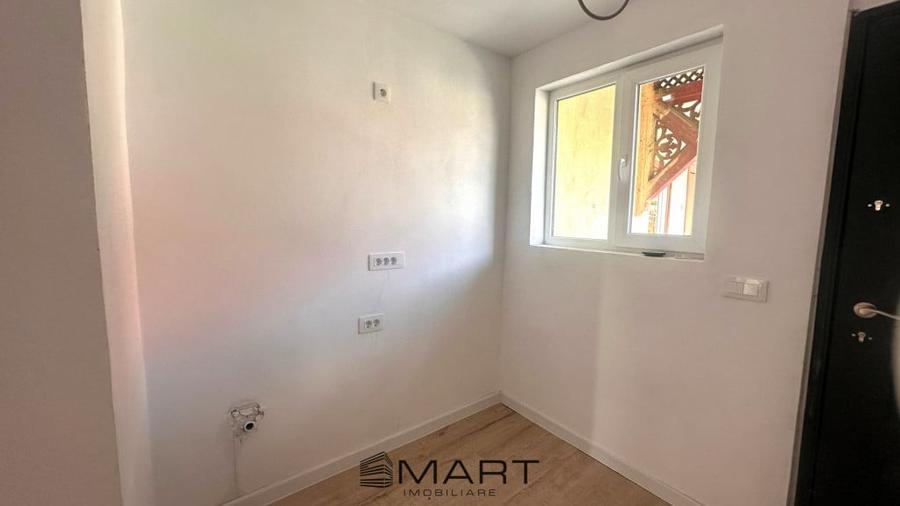 Apartament cu 3 camere semidecomandat în Piața Cluj