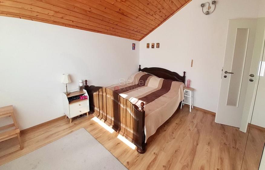Casă individuală cu 5 camere cu Canalizare în Sânpetru