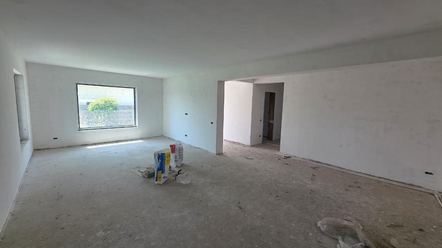 Casă individuală cu 4 camere cu Teren 467 Mp în Samurcași
