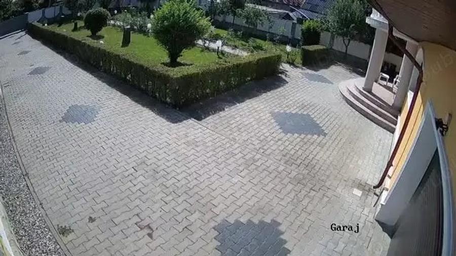 Casă cu 6 camere cu Teren 1300 Mp în Central