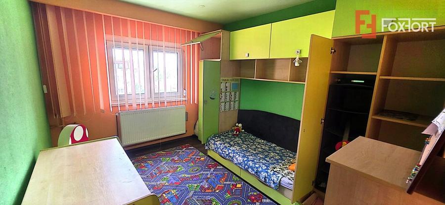 Apartament cu 3 camere decomandat, mobilat în Aradul Nou