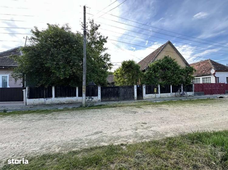 Casă cu 3 camere în Crăiești
