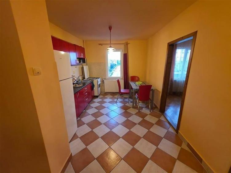 Apartament cu 2 camere decomandat în Pandurilor