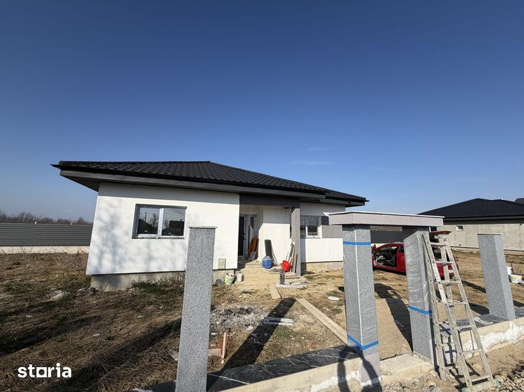 Casă cu 3 camere cu Teren 500 Mp în Țițești