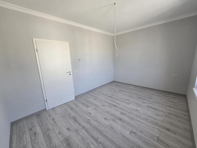 Apartament cu 2 camere decomandat în Girocului