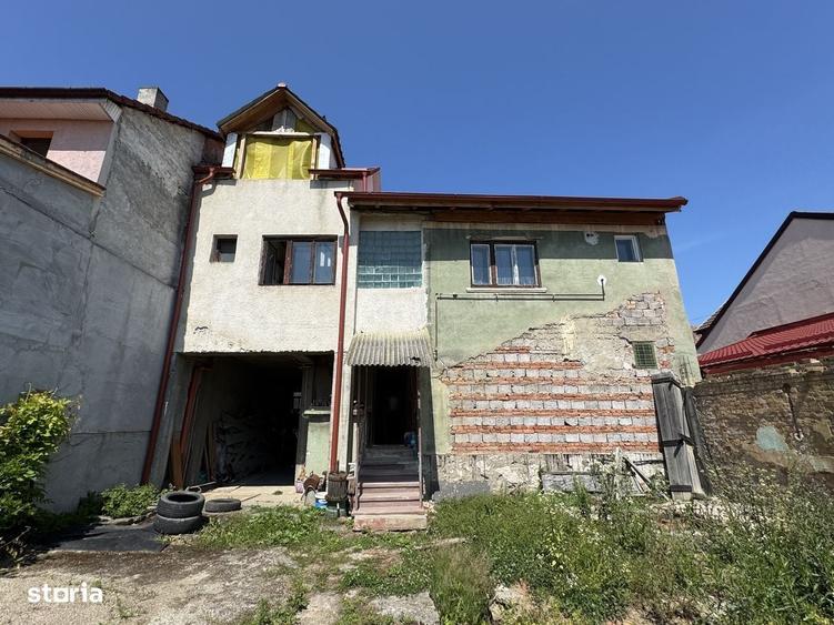 Casă cu 4 camere decomandat cu Teren 800 Mp în Botizului