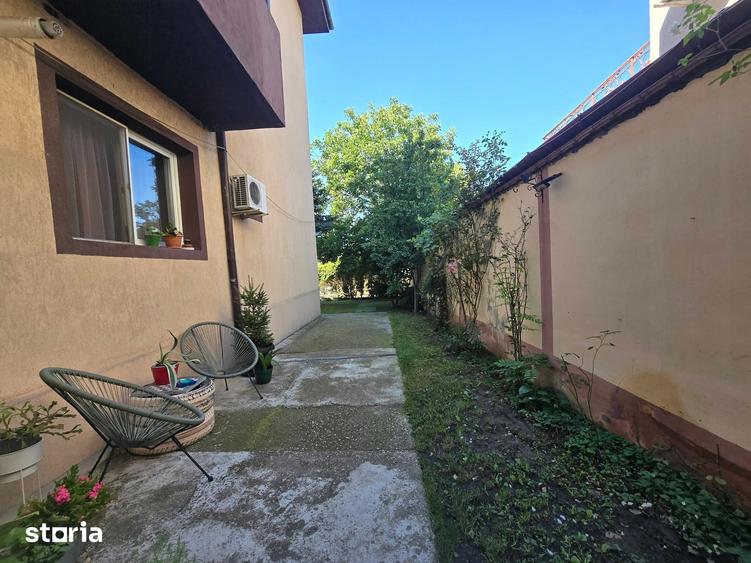 Apartament cu 4 camere decomandat în Dobroești