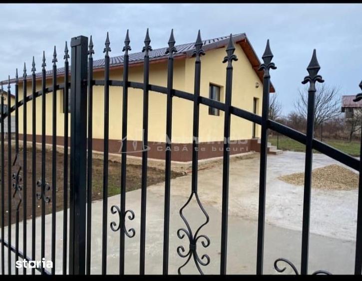 Casă cu 3 camere cu Teren 400 Mp în Central