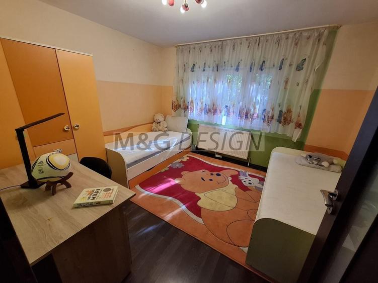 Apartament cu 3 camere decomandat, mobilat în Lunei