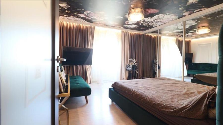Penthouse cu 3 camere decomandat, mobilat în Palat