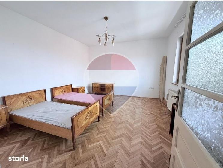 Casă cu 3 camere în Piața Cluj