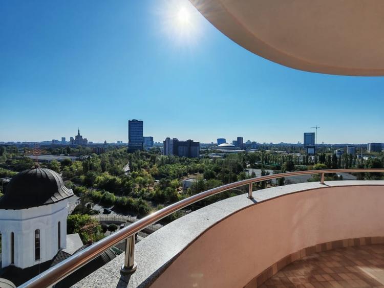 Apartament cu 3 camere decomandat, mobilat în P-ta Presei Libere