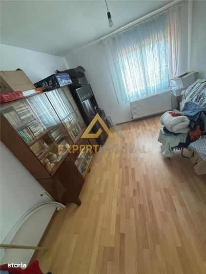 Casă cu 4 camere în Colțirea