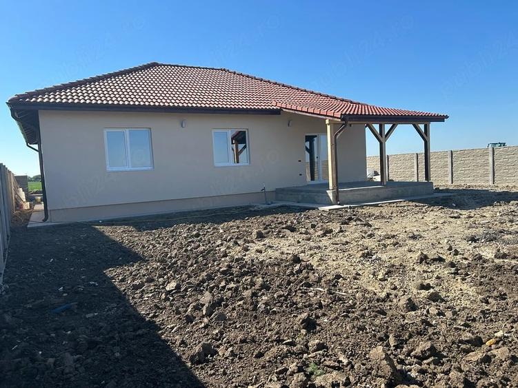 Casă cu 4 camere cu Teren 515 Mp în Șag