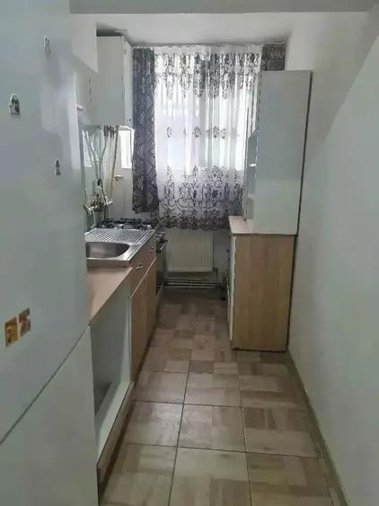 Apartament cu 2 camere semidecomandat în George Bacovia