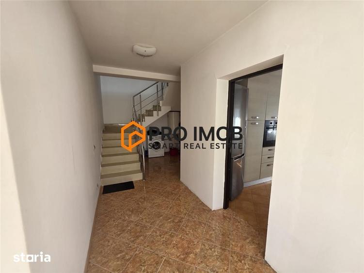 Casă cu 4 camere cu Teren 900 Mp în Ivești
