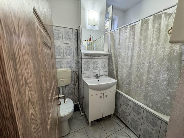 Apartament cu 2 camere decomandat în Ostroveni