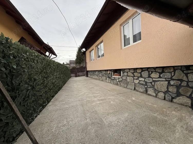 Vand Casa zona Zamora-Busteni cu vedere la Mun?ii Bucegi ?i Crucea Caraiman. - 3