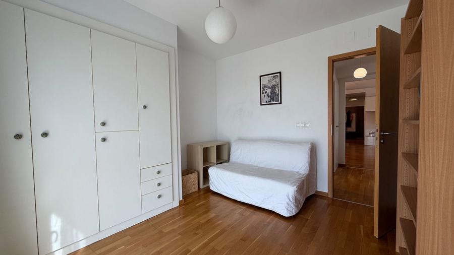 Apartament cu 3 camere, mobilat în Sisești