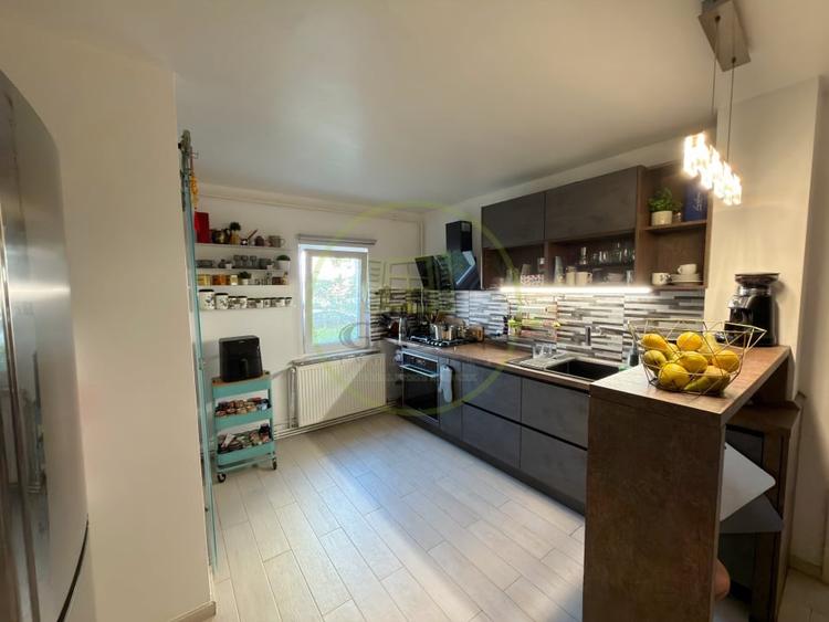 Apartament cu 2 camere semidecomandat, mobilat în 1 Mai