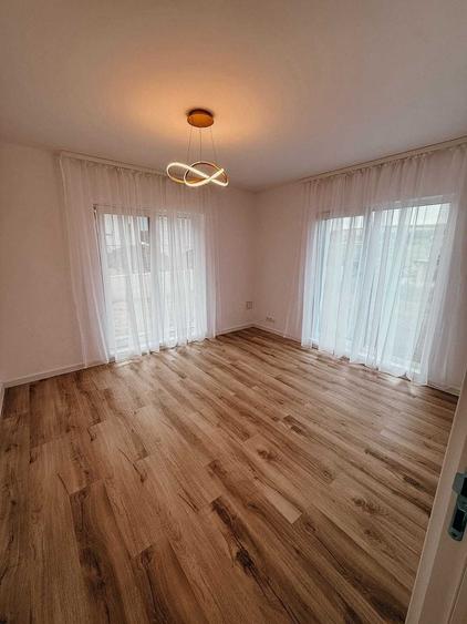 Casă cu 3 camere cu Teren 500 Mp în Popești