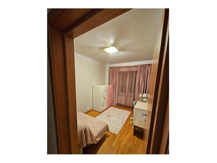 Apartament cu 3 camere decomandat, mobilat în Berceni