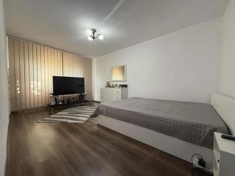 Apartament cu 3 camere decomandat, mobilat în Lipovei