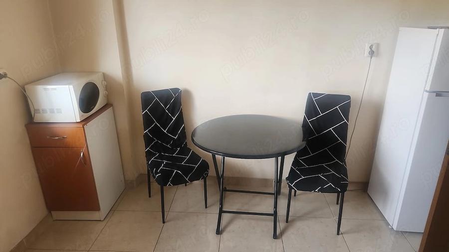 Apartament cu 2 camere decomandat în Universitate