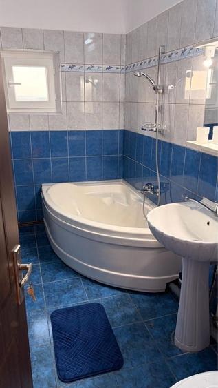 Apartament cu 3 camere decomandat în Găvana