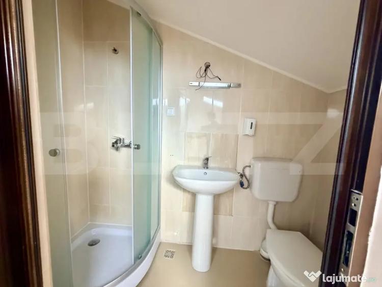 Apartament cu 5 camere decomandat în Central