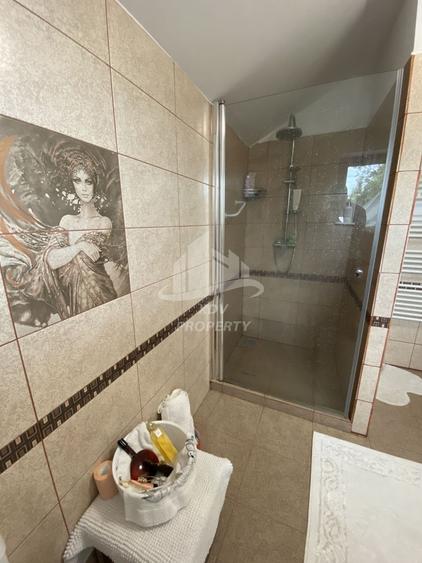Casă individuală cu 7 camere cu Canalizare în Șelimbăr