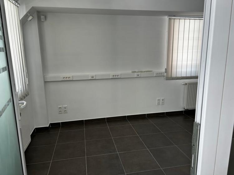Birou, de 130 mp, în Central