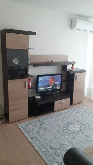 Apartament cu 2 camere semidecomandat în Berceni