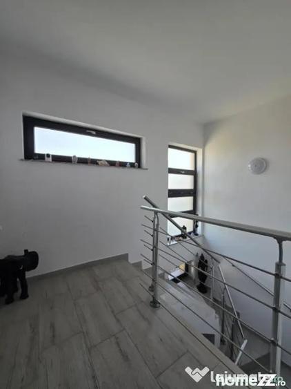 Casă cu 4 camere cu Teren 241 Mp în CET