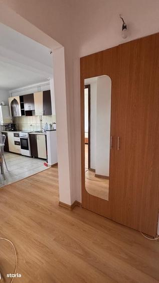 Apartament cu 3 camere, mobilat în Central