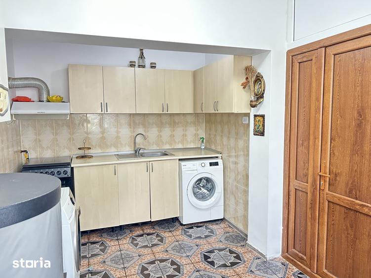 Casă cu 6 camere cu Teren 380 Mp în Central