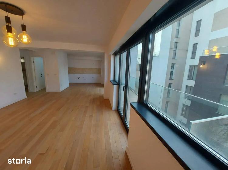 Apartament cu 3 camere decomandat în Polonă