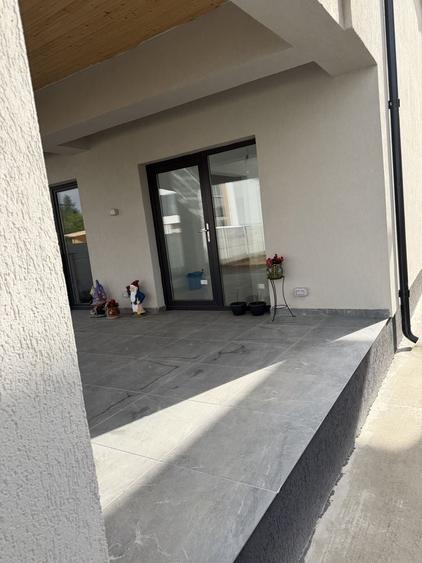Casă cu 4 camere cu Teren 450 Mp în Olteni