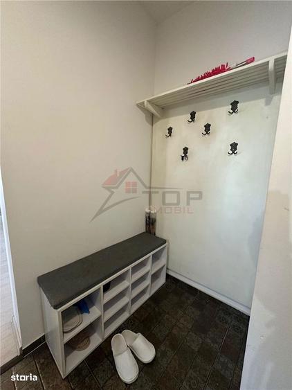 Apartament cu 2 camere semidecomandat, mobilat în Podu Roș