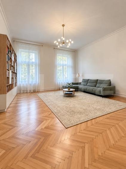 Apartament cu 4 camere circular, mobilat în Sinaia