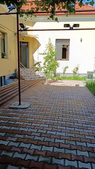 Casă cu 3 camere în Central
