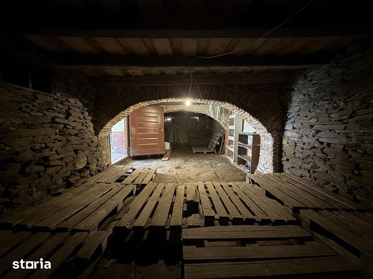Casă cu 4 camere cu Teren 400 Mp în Poiana Sibiului