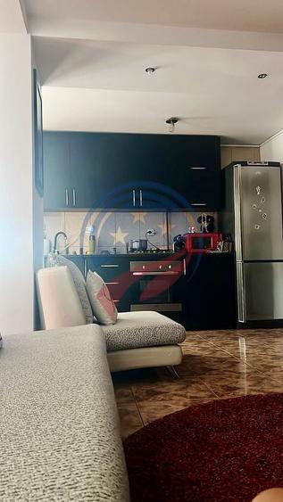 Apartament cu 3 camere decomandat, mobilat în Craiovița Nouă
