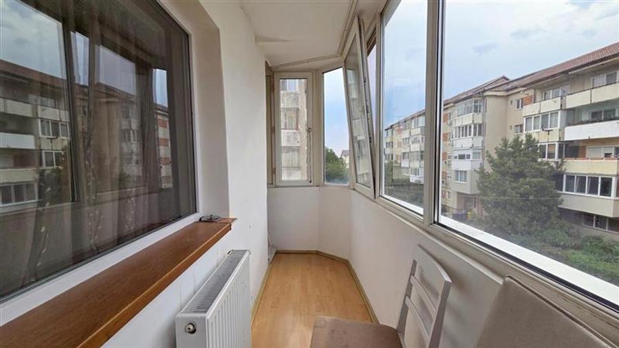 Garsonieră decomandată, mobilată în Steaua