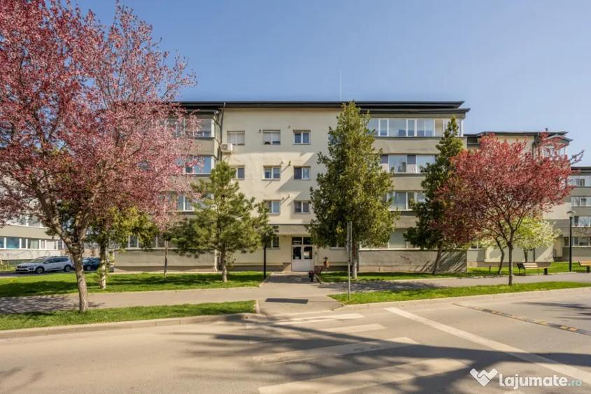 Apartament cu 2 camere semidecomandat în Central