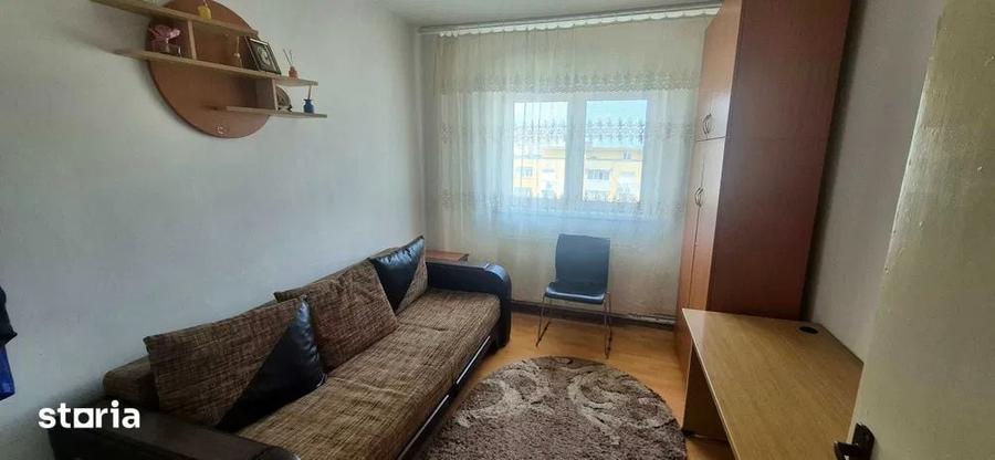 Apartament cu 3 camere în Rahova