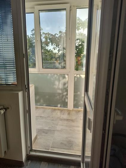 Apartament cu 3 camere decomandat în Drumul Taberei