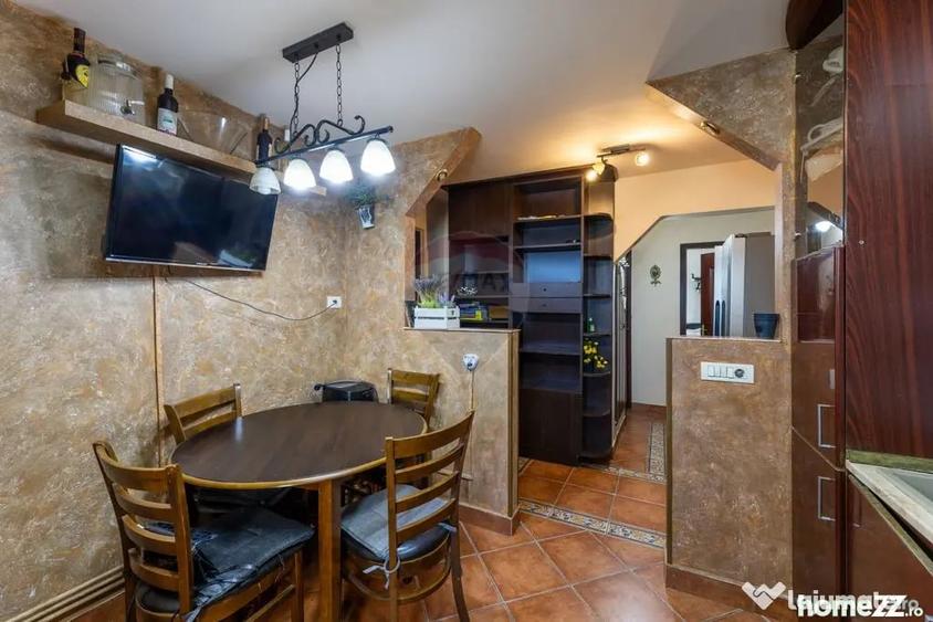 Apartament cu 3 camere decomandat în Podgoria