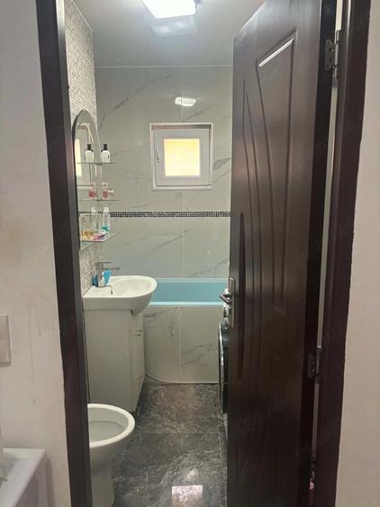 Apartament cu 2 camere decomandat în Micro 17
