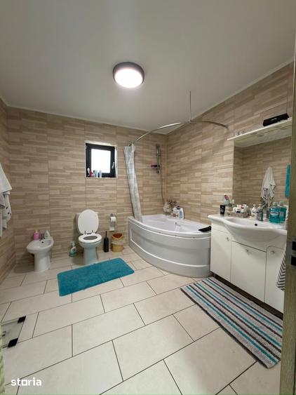 Casă cu 3 camere cu Teren 500 Mp în Central